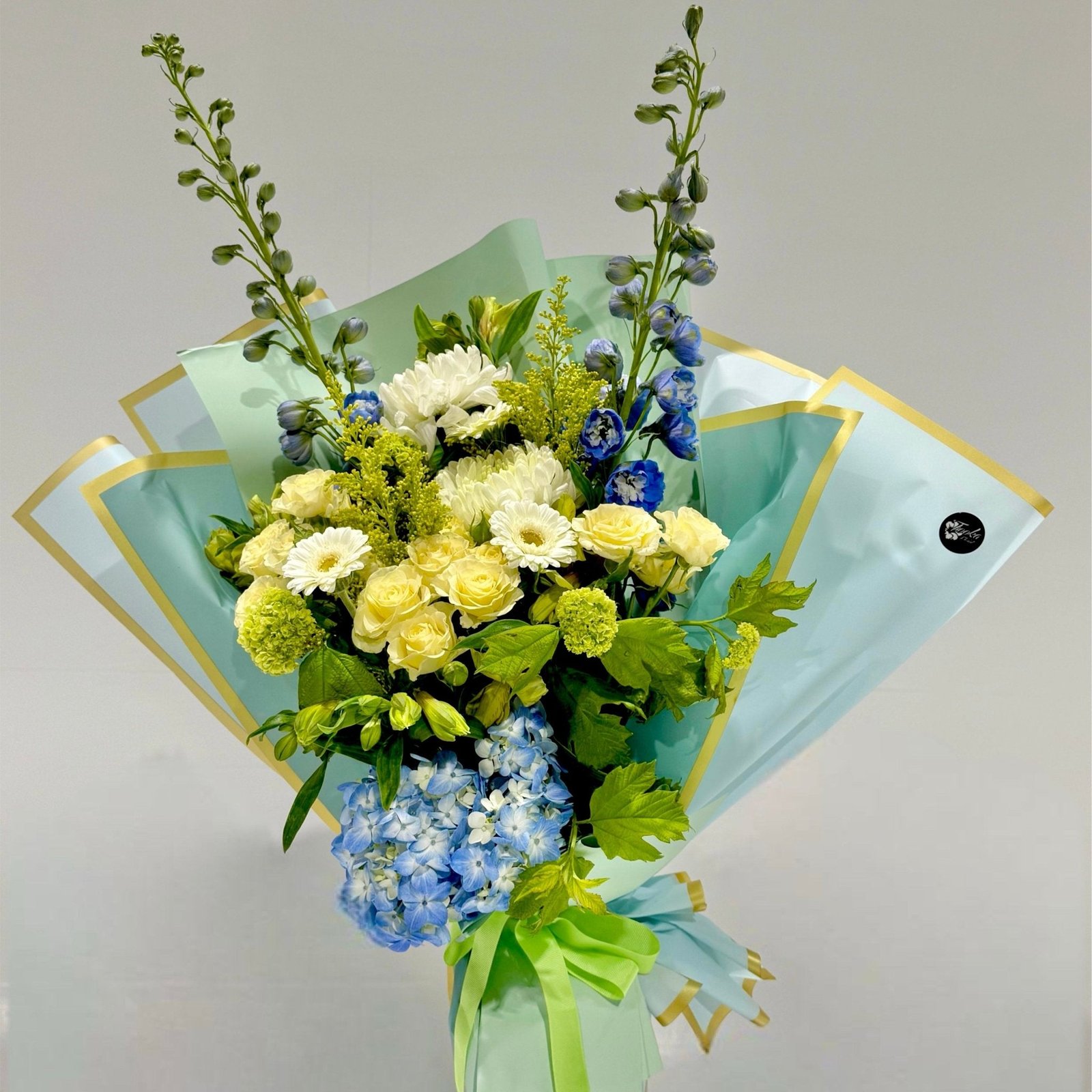 sky-blooms-bouquet-tooka-florist-north-west-greater-vancouver-9676494.jpg Sky Blooms Bouquet - Image 1