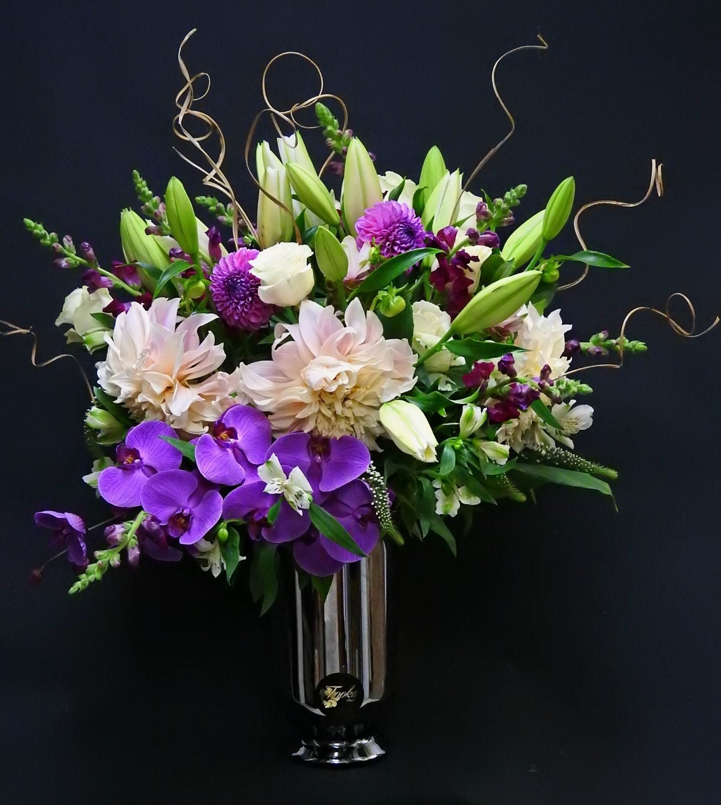 tookaflorist-simple-default-title-elegant-garden-36429736640756.jpg Elegant Garden - Image 1