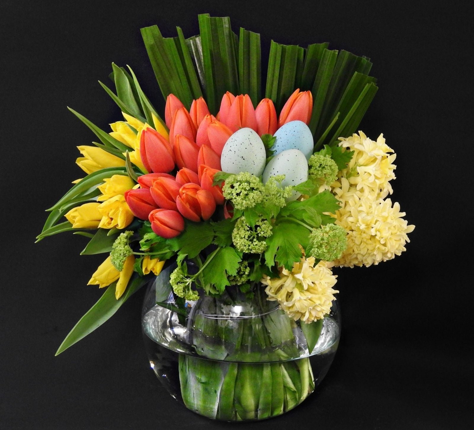 tookaflorist-simple-medium-tulip-hyacinth-arrangement-36429737361652.jpg Tulip & Hyacinth Arrangement - Image 1